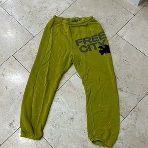 Free city sweatpants